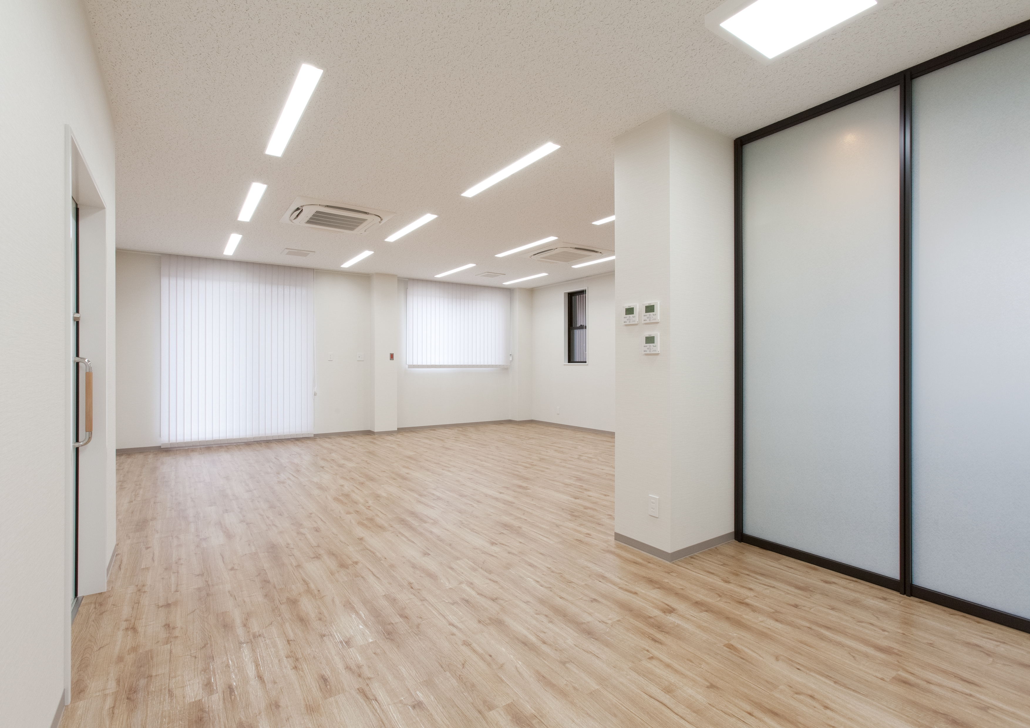 10内部_事務室_3588